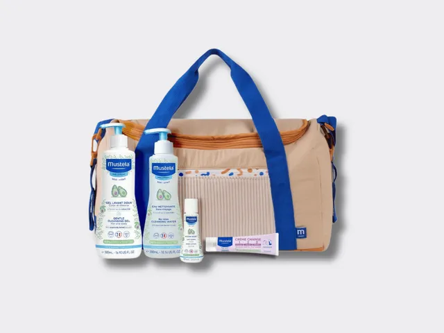 mustela-sac-langer-mes-premiers-produits-coffret-maternit-avec-4-essentiels-de-t image 1