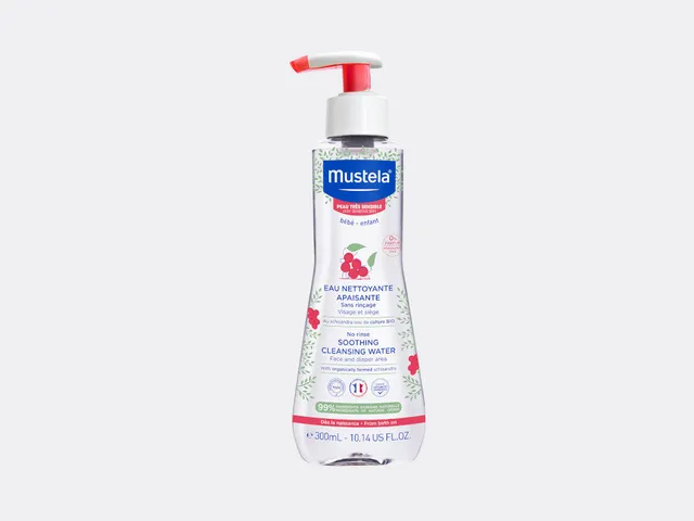 mustela-eau-nettoyante-apaisante-sans-rin-age-au-schisandra-bio-micellaire-visag image 1