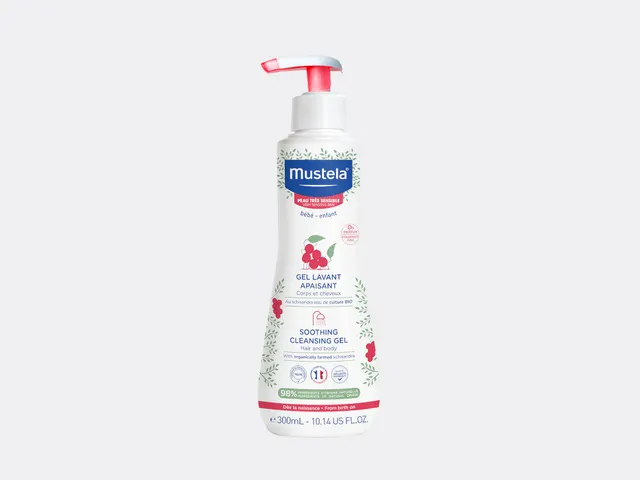 mustela-gel-lavant-apaisant-au-schisandra-bio-peaux-tr-s-sensibles-sans-parfum-d image 1