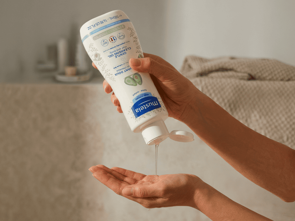 mustela-gel-lavant-doux-b-b-l-avocat-bio-visage-corps-cheveux-d-s-la-naissance image 4
