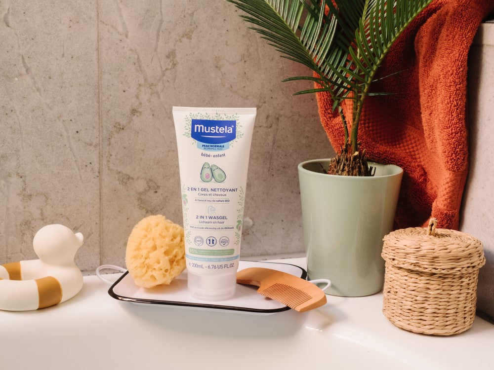 mustela-gel-nettoyant-2-en-1-b-b-l-avocat-bio-gel-lavant-et-shampoing-ne-pique-p image 3
