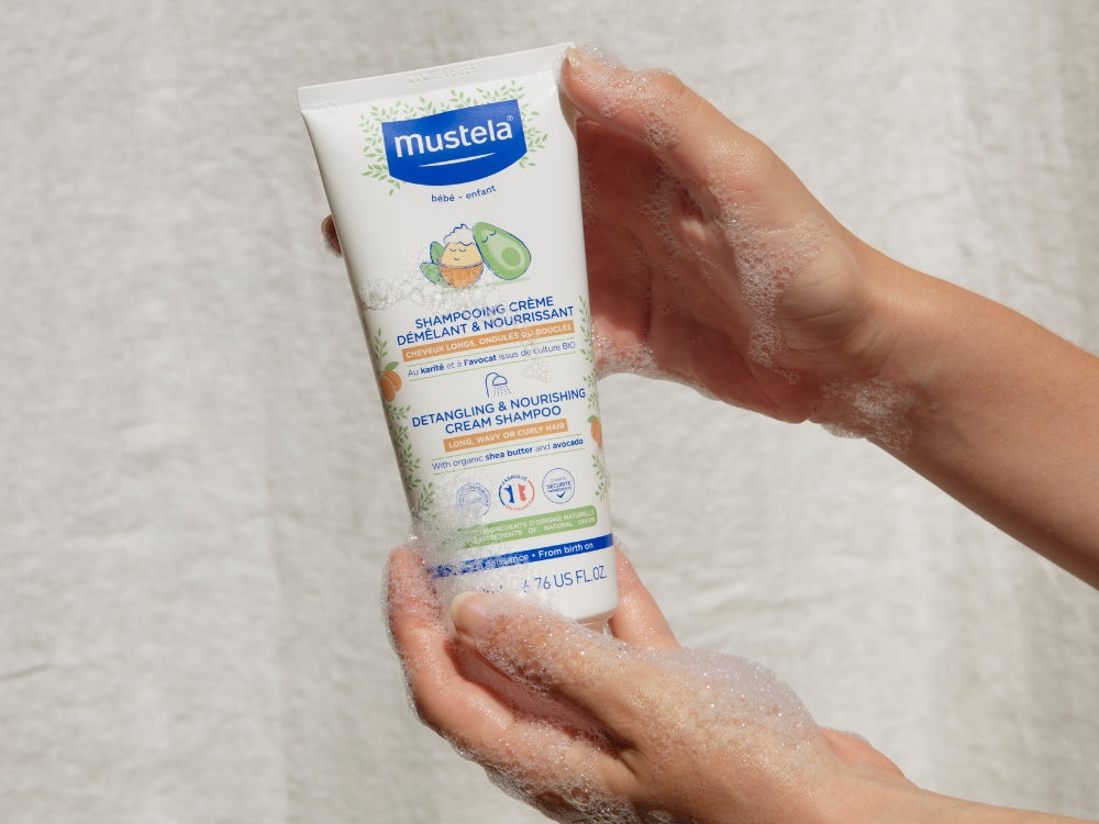 mustela-shampoing-cr-me-d-m-lant-nourrissant-cheveux-longs-ondul-s-boucl-s-b-b-e image 2
